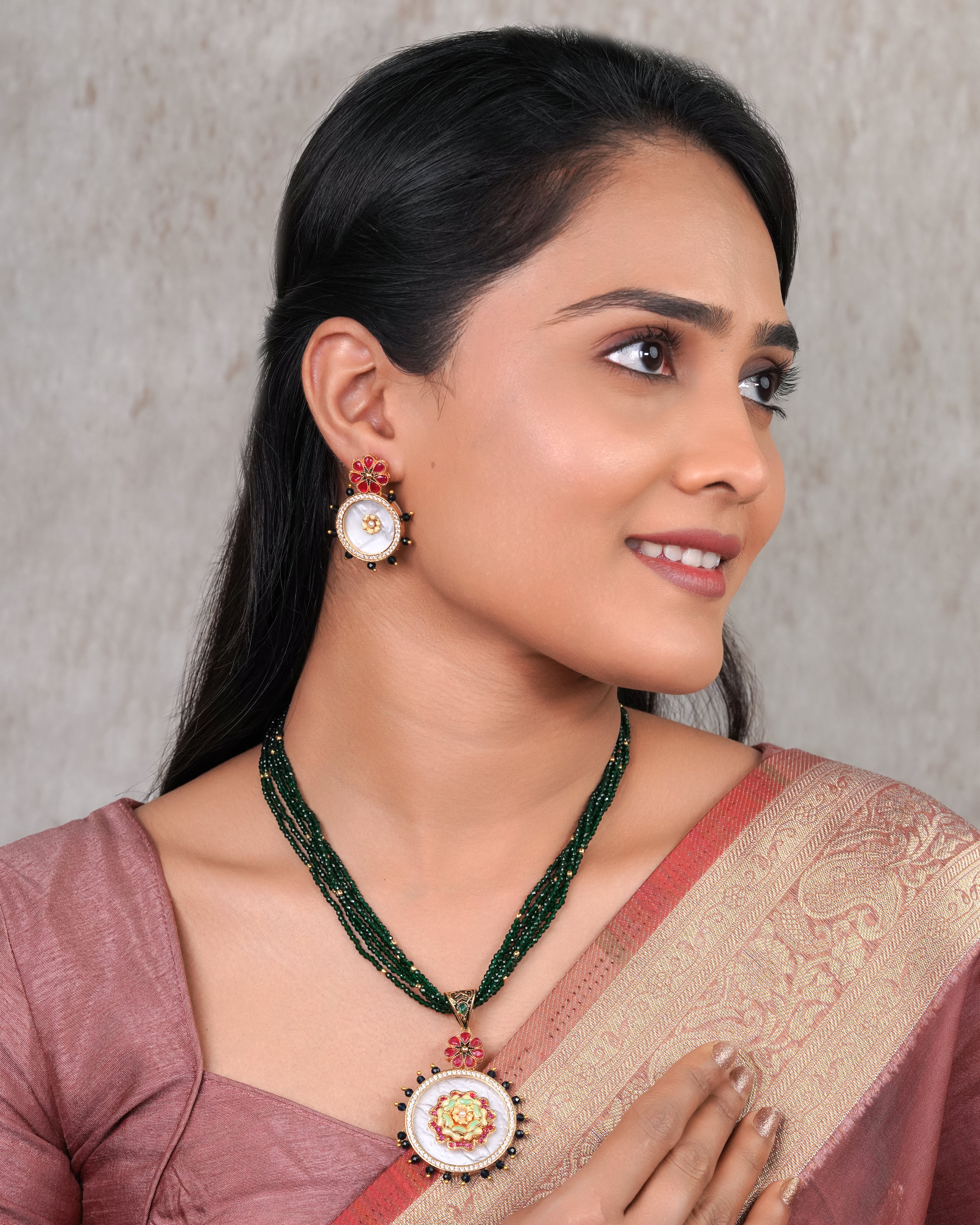 Royal Blossom Pearl & Emerald Jewelry Set