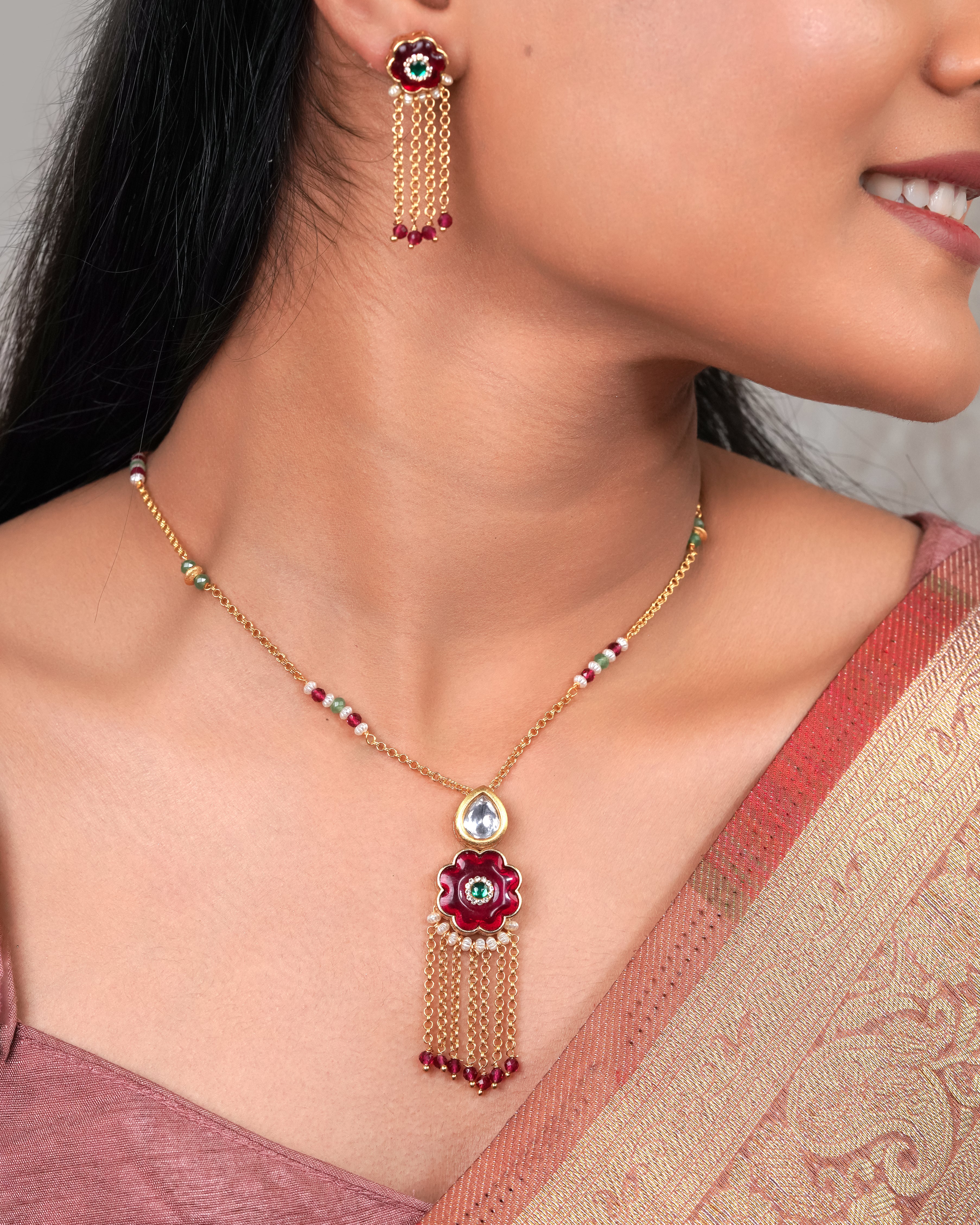 Elegant Floral Tassel Necklace Set