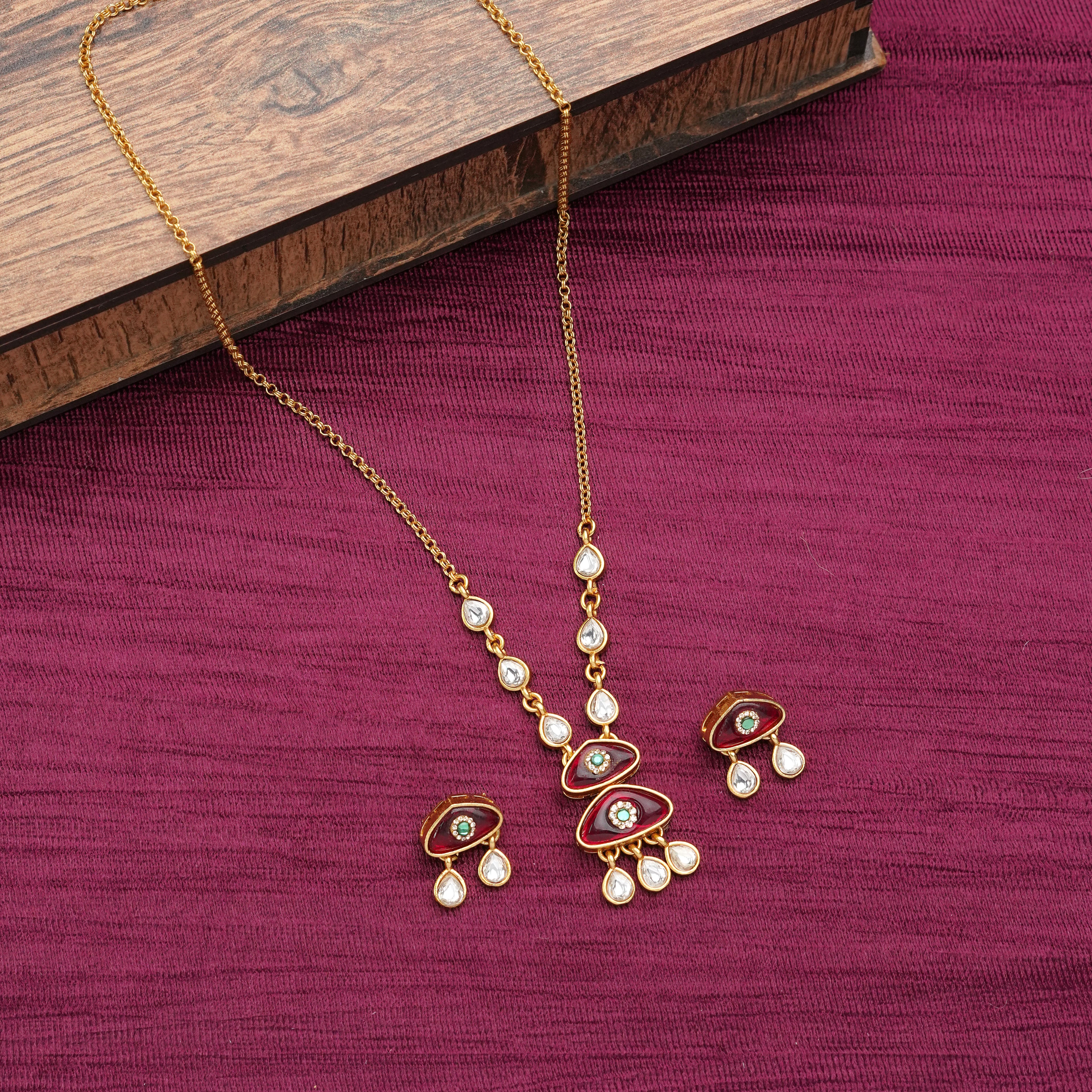 Emerald Green Kundan Necklace Set