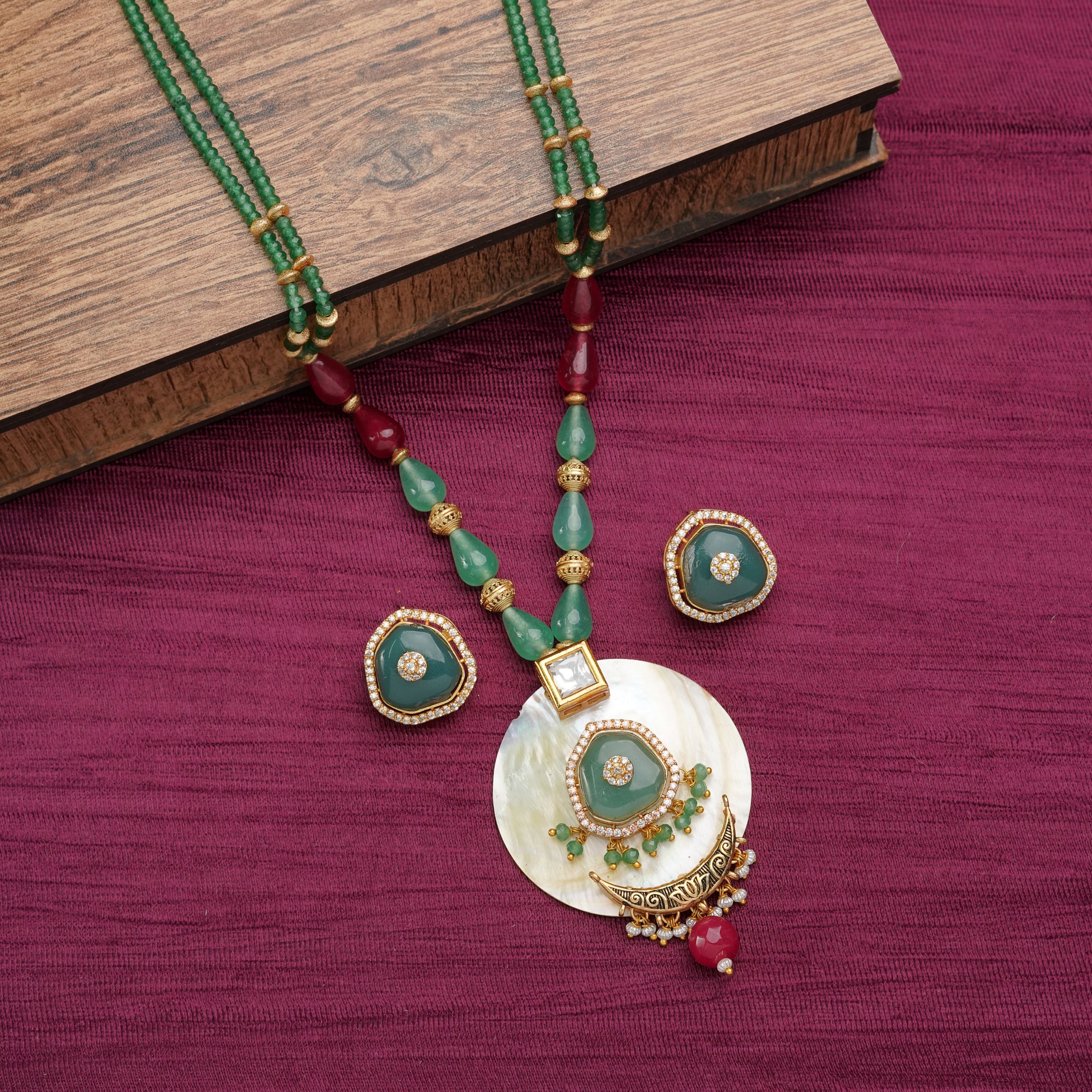 Green & Red Beaded Mother-of-Pearl Pendant Necklace Set