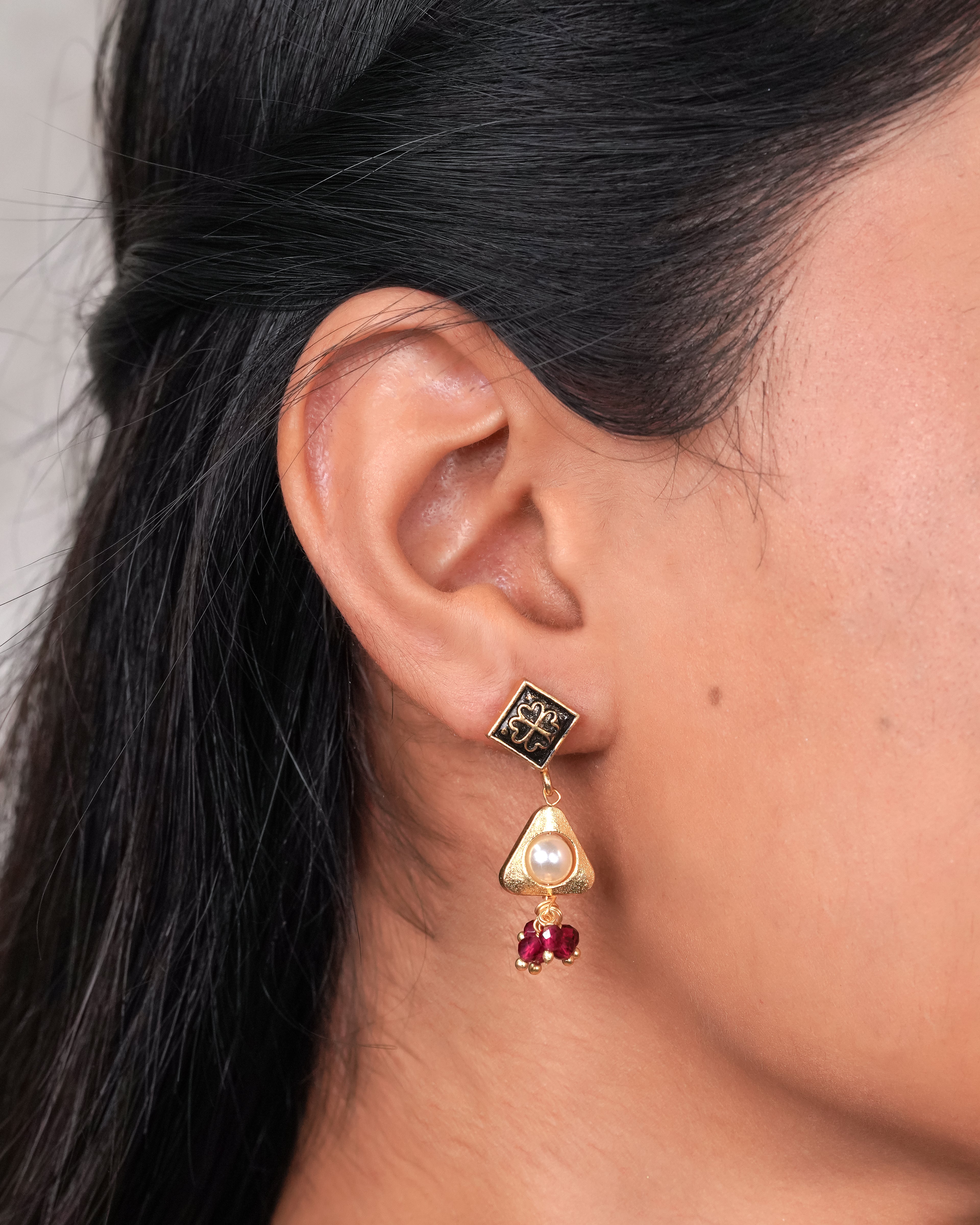 Crimson Pearl Crescent Necklace Set