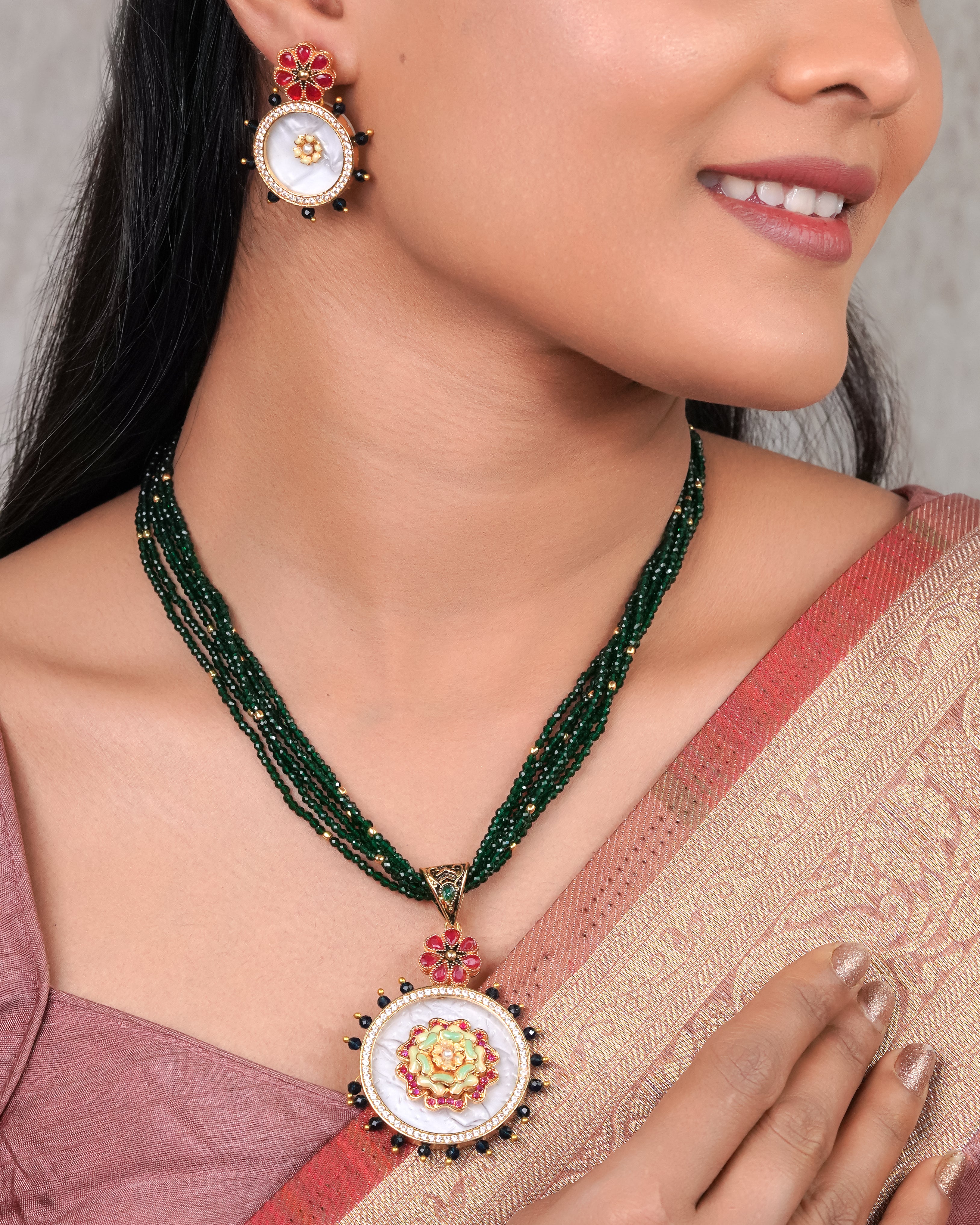 Royal Blossom Pearl & Emerald Jewelry Set