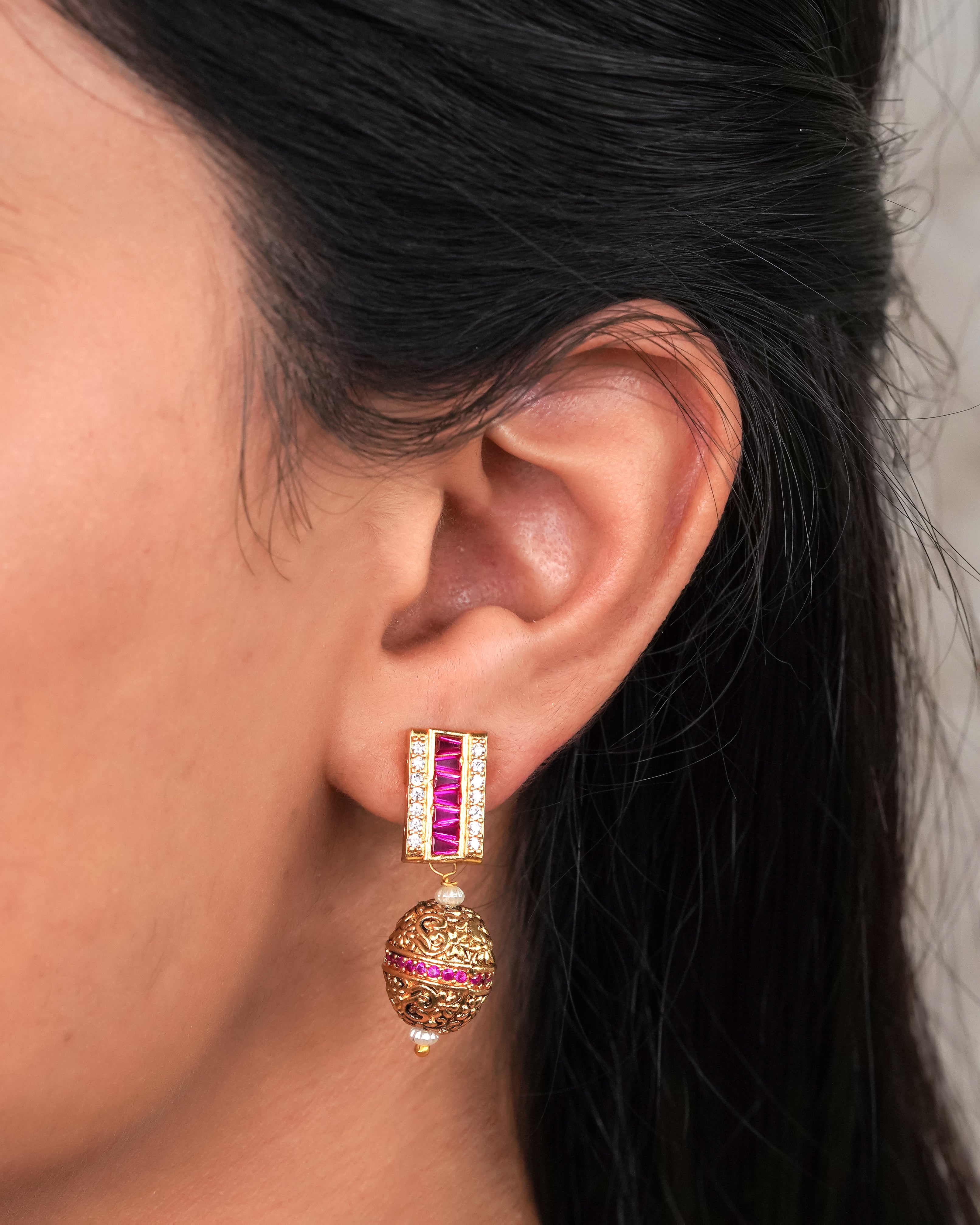 Ruby Royale Bar Pendant Set